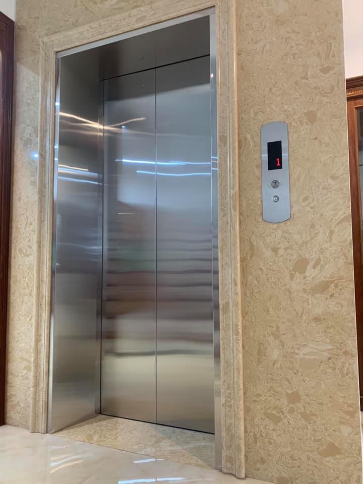 Cho thuê nhà mới, căn góc, Phạm Ngọc Thạch, 104m2x 5T vỉa hè 29 Tr - Ảnh chính